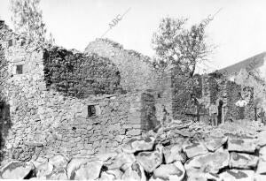 Ruinas del barrio de la Fuente, del pueblo de Otero de Guardo (Palencia)