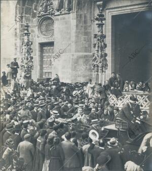 Llegada A la catedral del nuevo prelado D. Juan Benlloch (X), A quien Hicieron...