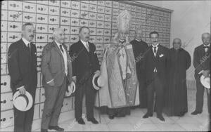 El Arzobispo, el gobernador y el Director, Sr. Rubio, en la inauguración del...