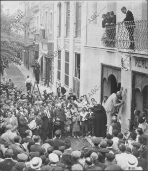 Descubrimiento de la lápida que Da el nombre del primer presidente de la...