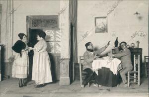 Una escena de la Obra, de Paradas y Jiménez, música de los Maestros vela y Bru,...