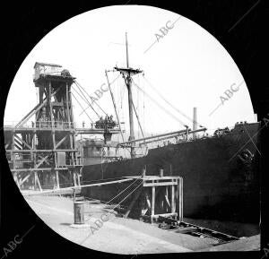 Un barco cargado de Mineral. Bilbao