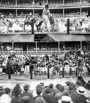 Cuadro Sevillano (1) y Valenciano (2), de la fiesta Organizada por la asociación...