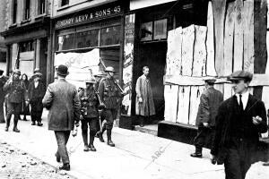 Aspecto que Ofrece las Tiendas Destrozadas en la Ciudad