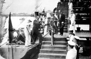Llegada del presidente de la república Argentina (Alvear) A Santander