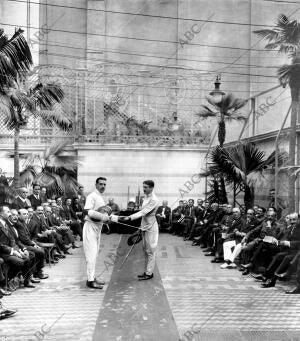 Las Autoridades Presenciando el asalto de gala celebrado con motivo del reparto...