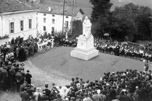 Inauguracion del monumento al insigne Teologo P. Mendiburu, obra de D. Julio...