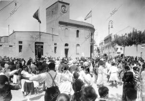 Festival Infantil. Sardanas Bailadas en la Plaza