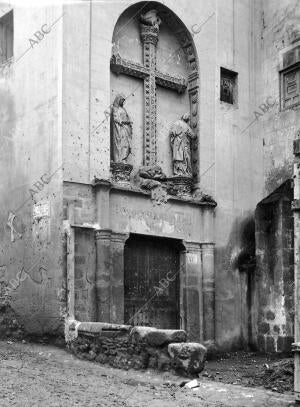 Interesante rincón del antiguo convento de san Juan de los Reyes, que se...