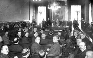 en el Salon de Sesiones de la Diputacion el ministro de Trabajo, el señor...