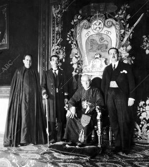 Su eminencia cardenal Reig en el salón del trono del palacio Arzobispal,...