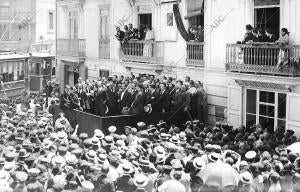 El Dr. Landete Pronunciando un discurso en el acto de descubrir la lápida que Da...
