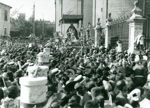 Destaca el antiguo palio de Cajón, que Llevó el paso precisamente hasta ese año...