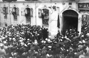 Descubrimiento de la lápida en memoria del Capitan de artillería don Antonio de...