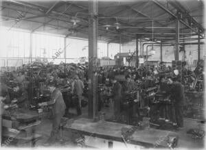 Taller en donde se fabrican toda clase de piezas para los aviones