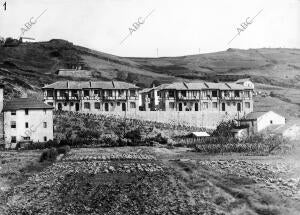 Erandio(Vizcaya)en favor de la clase Modesta:grupo de Casas Baratas Inaugurado...