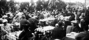 Aspecto de la terraza del casino de san Sebastián A la hora del té