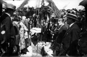 Solemne bendición y colocación de la primera piedra para la casa de la cruz Roja...