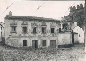 Puertas de Jaen junto la casa del Pópulo