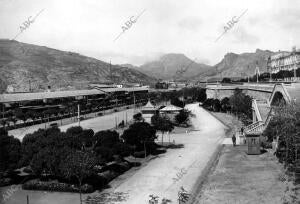 Paseo del muelle en Cartagena (Murcia)