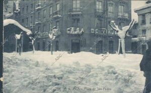 Vista de la plaza de san Pedro en Jaca después de una gran Nevada