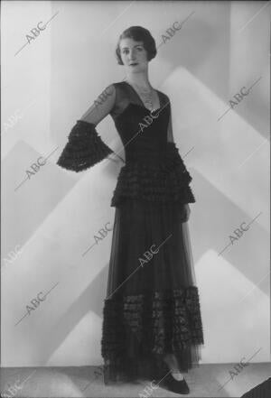 Vestido de noche en tul negro Diseñado por Paul Poiret