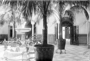 Patio de la casa viuda de Muruve, Mármoles, 23