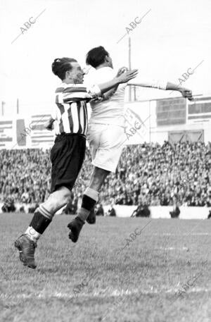 Un momento del partido de futbol entre el Atletic de Bilbao y el real Madrid