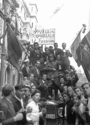 Manifestación de los Obreros Ferroviarios por la proclamación de la Republica