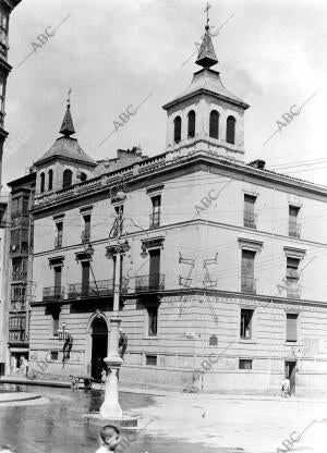 EN LA FOTO SE OBSERVA LA PLACA DE LA CALLE DE LA REPÚBLICA: En 1932, con motivo...