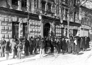 Público esperando la salida de ABC