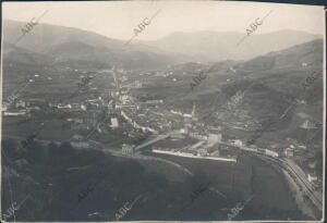 Vista general de Azpeitia. Al Fondo, la basílica de Loyola