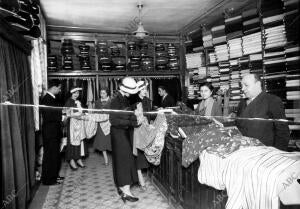 Interior de una tienda de telas