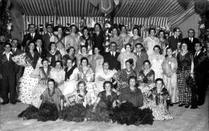 Señoritas de la cruz Roja de Huelva en la fiesta Organizada por el comité local...