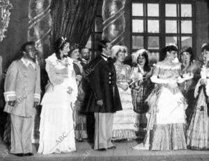 Una escena del estreno de la Obra "la Españolita", del maestro Guerrero, en el...