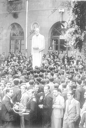 Homenaje de los estudiantes. Facultad de Medicina 1935