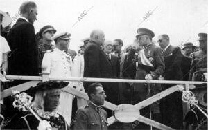 El alcalde de Ceuta, señor Victori, que Dio un discurso al general jefe de las...