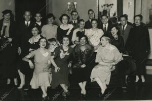 En el Lyceum club Femeninio, Celebra el Ix aniversario de su fundación Y, para...