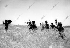 Campesinos Entrando en guerrilla A las Puertas de Sigüenza