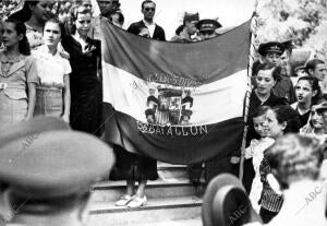 Bandera regalada A la 39 brigada de la 5ª División