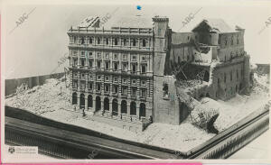 Guerra Civil, maqueta de las ruinas del alcazar de Toledo tras el asedio