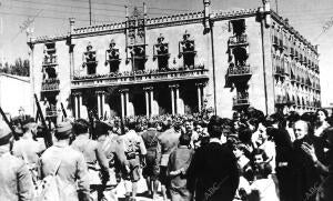 Foto tomada en el exterior de la capitanía general de Burgos en el acto de la...