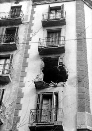 Boquete abierto en un Bombardeo, en una casa de la calle Bailén, de Barcelona