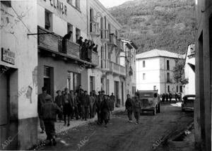 Una calle de Biescas (Huesca) tras haber Sido Reconquistado por los Republicanos