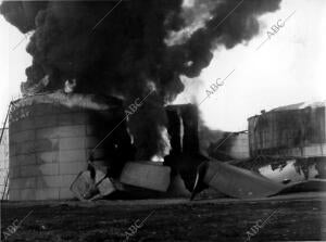 Gasolinera Campsa, Incendiada por los Rojos en su Huida