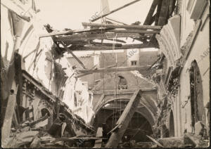 Interior de la iglesia de san Sebastián, Destruida por una bomba en un vuelo...