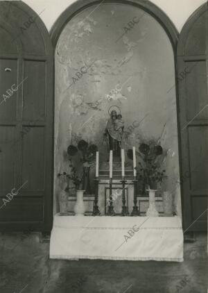 Ante esta Virgen de Nuestra Señora del Carmen rezan los lidiadores antes de...