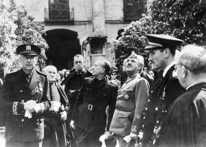 El generalísimo en el patio de los Naranjos -fecha Aproximada