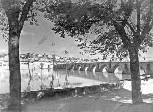 Puente Románico,(S.Xii),con sus Característicos Aliviaderos