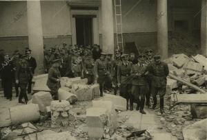 Heinrich Himmler en las ruinas del Alcázar de Toledo